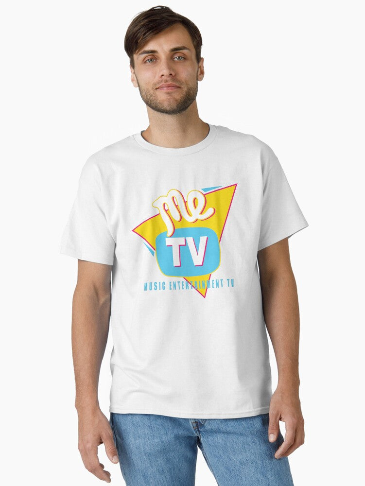 meTV retro Classic T Shirt T Shirt Comfort Fit Pop Art Style