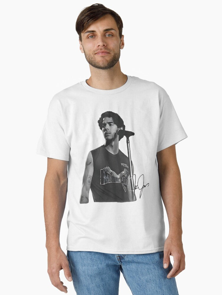 Tour 20 Band 2025 Music Legend Anniversary Retro T-Shirts Classic T-Shirt T-Shirt | Viral Style | High Demand Item